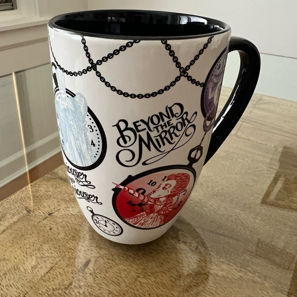 Disney Alice and WONDERLAND Mug